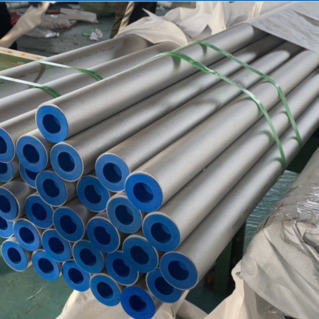 AISI 316L과 321 스테인레스 스틸의 비교 